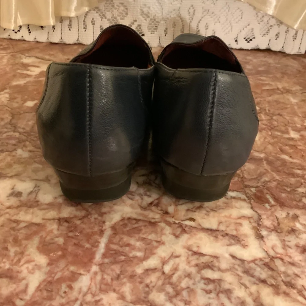 Naturalizer gently used